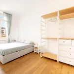 Milano Isola - Bright 2-Room Apartment With Balcony
