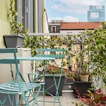 Milano Isola - Bright 2-Room Apartment With Balcony