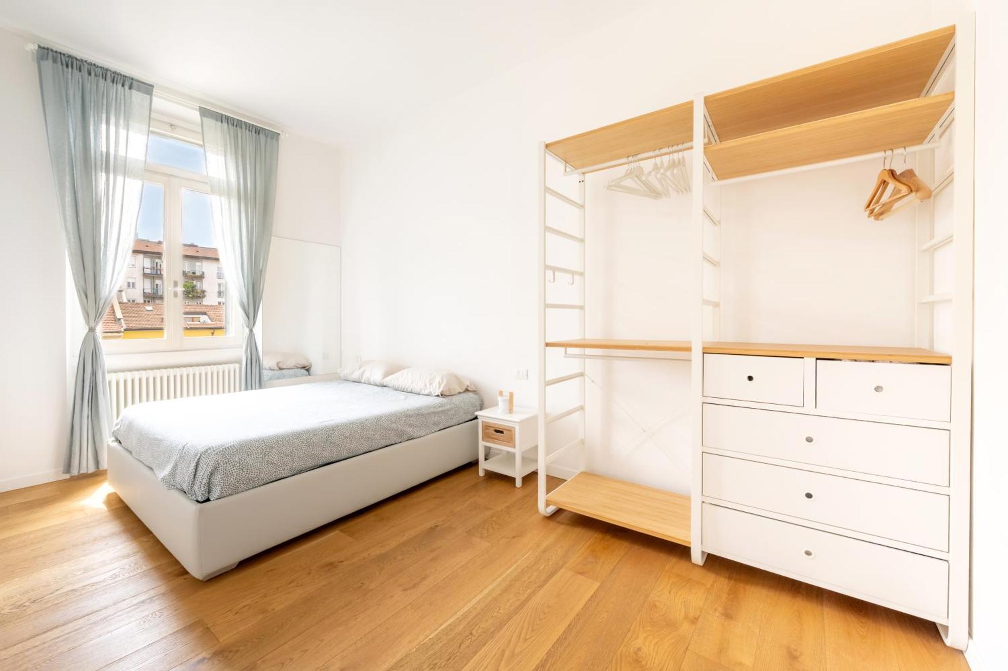 Isola - Bright 2-room With Balcony * Milán