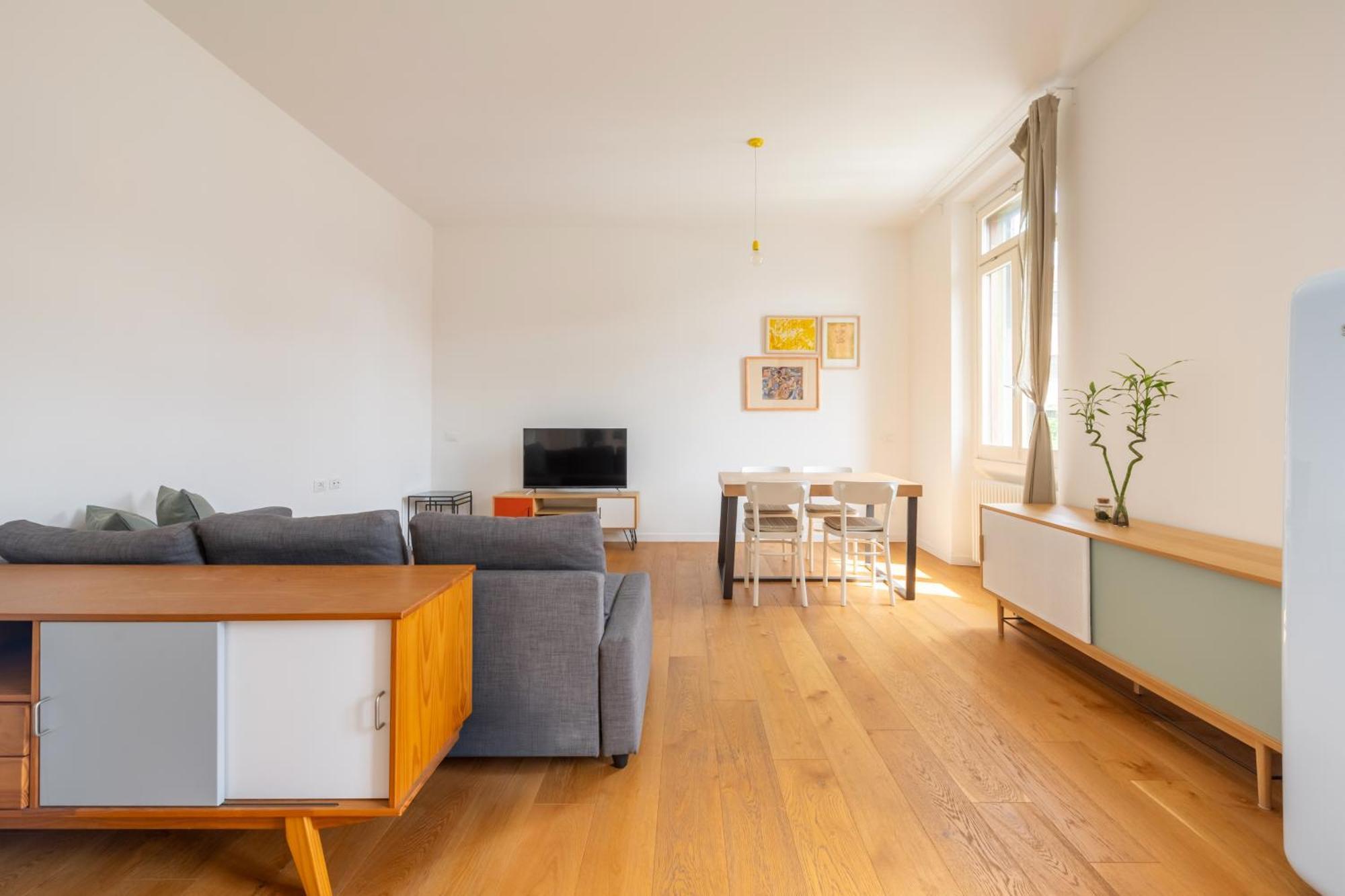 Apartamento Isola - Bright 2-room With Balcony