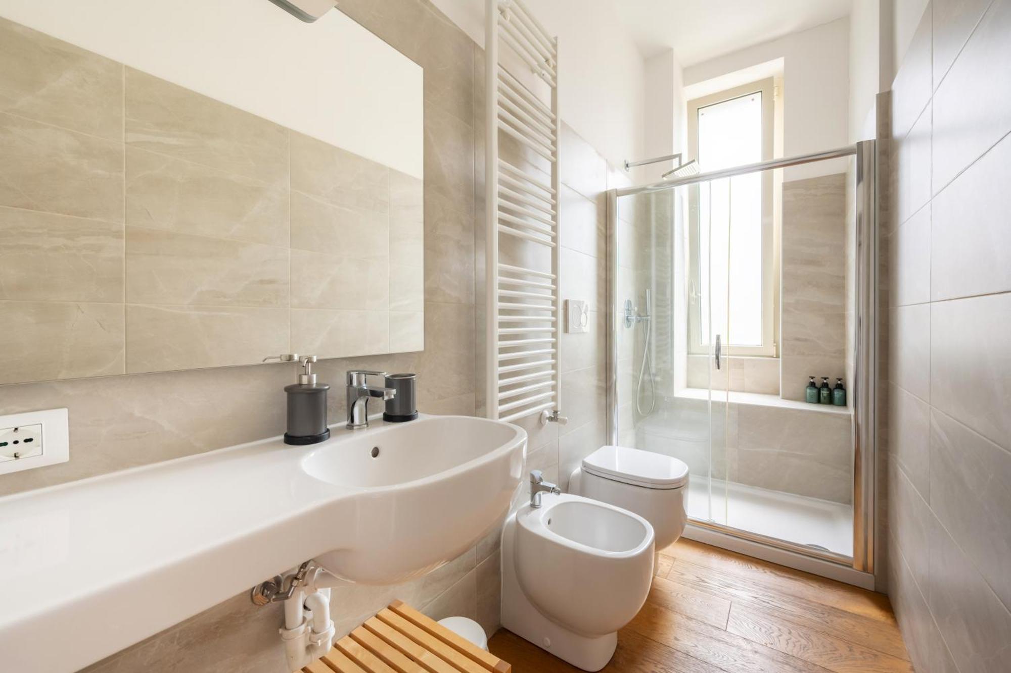 Isola - Bright 2-room With Balcony Milan